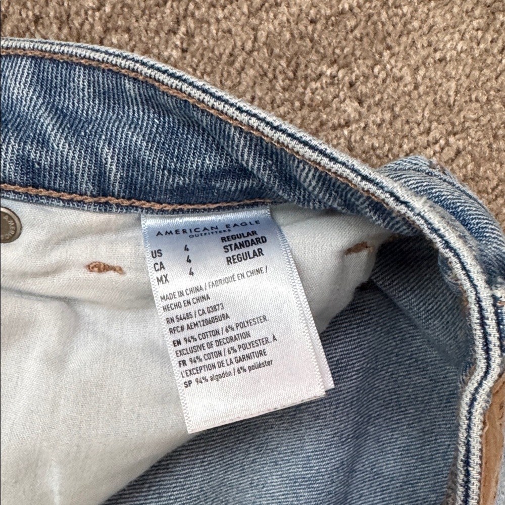 American Eagle Blue Mom Jeans - Picture 4 of 5